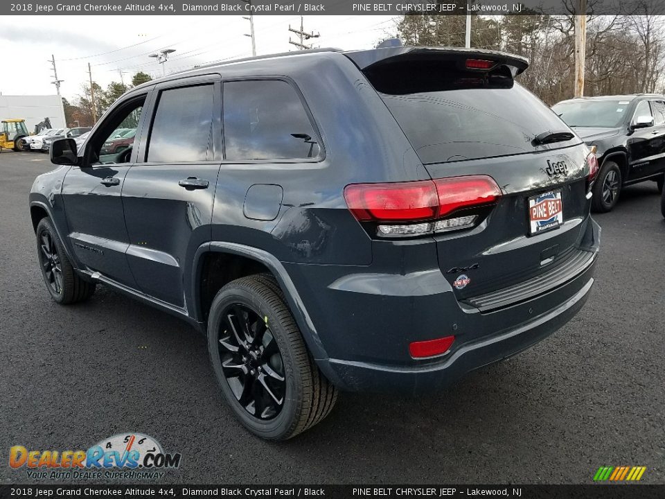 2018 Jeep Grand Cherokee Altitude 4x4 Diamond Black Crystal Pearl / Black Photo #4