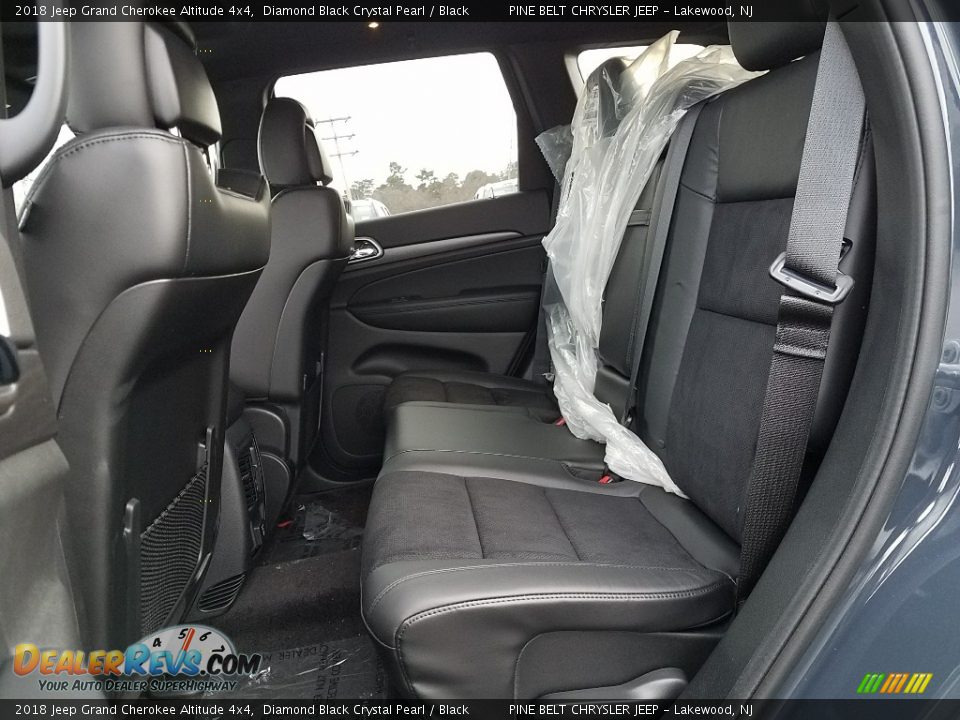 2018 Jeep Grand Cherokee Altitude 4x4 Diamond Black Crystal Pearl / Black Photo #6