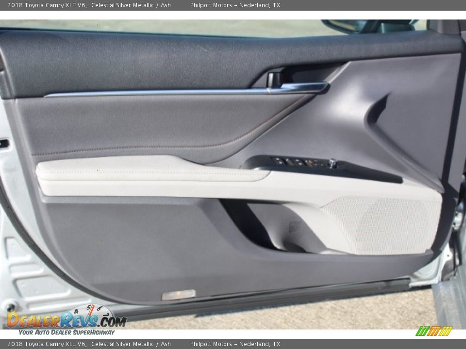 2018 Toyota Camry XLE V6 Celestial Silver Metallic / Ash Photo #11