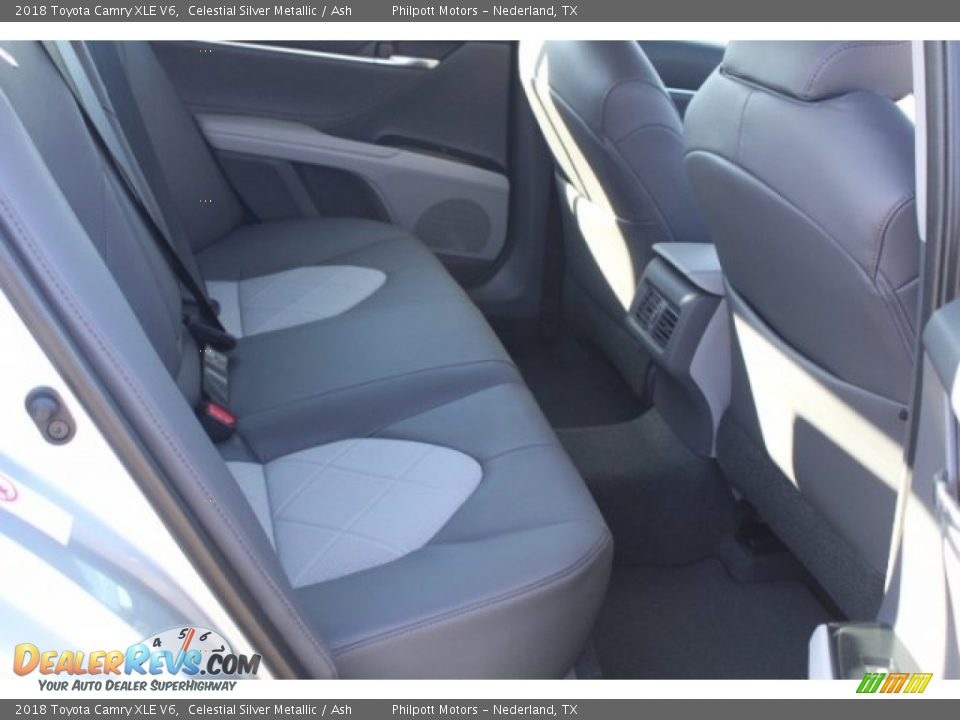 2018 Toyota Camry XLE V6 Celestial Silver Metallic / Ash Photo #27