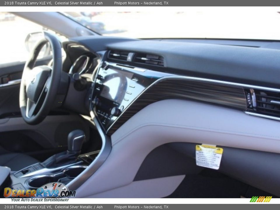 2018 Toyota Camry XLE V6 Celestial Silver Metallic / Ash Photo #29