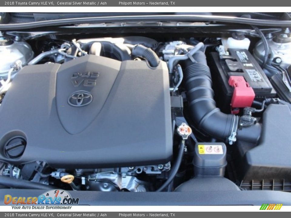 2018 Toyota Camry XLE V6 Celestial Silver Metallic / Ash Photo #31