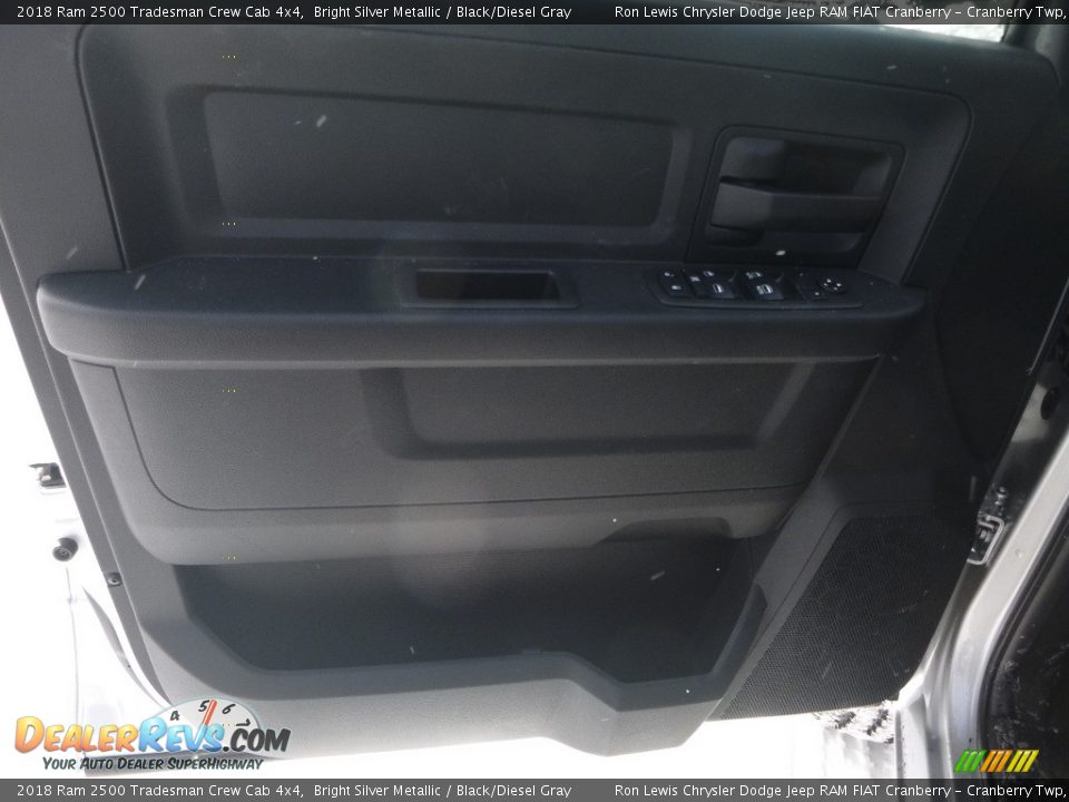 2018 Ram 2500 Tradesman Crew Cab 4x4 Bright Silver Metallic / Black/Diesel Gray Photo #13