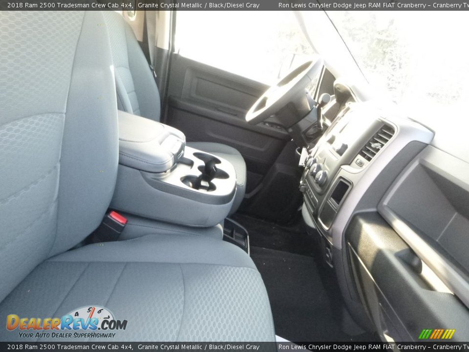 2018 Ram 2500 Tradesman Crew Cab 4x4 Granite Crystal Metallic / Black/Diesel Gray Photo #10