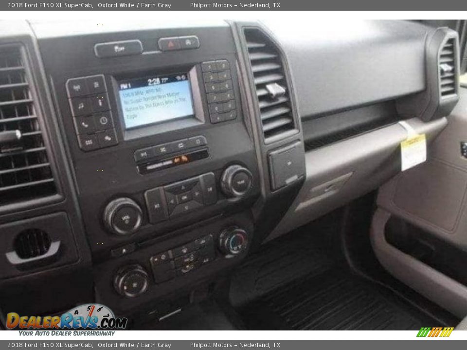 2018 Ford F150 XL SuperCab Oxford White / Earth Gray Photo #12