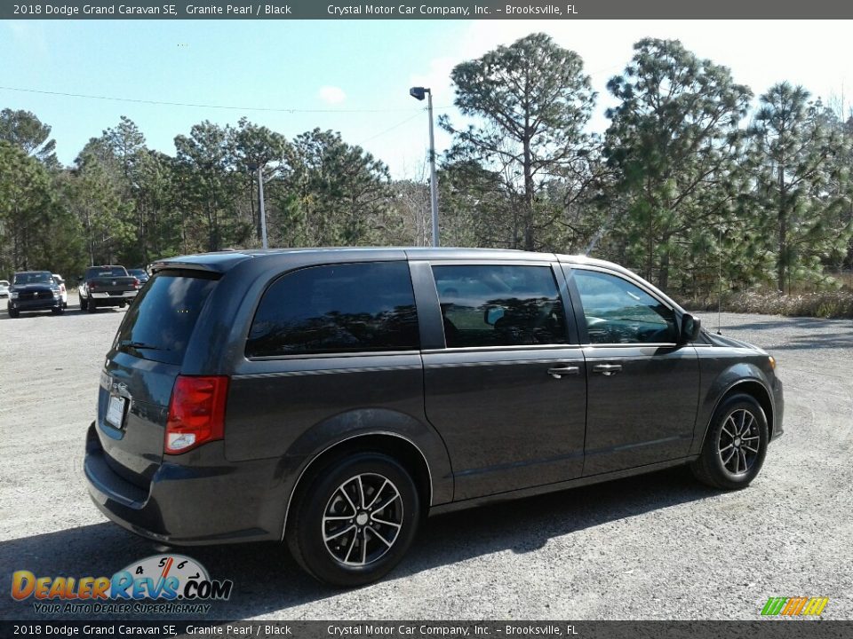 2018 Dodge Grand Caravan SE Granite Pearl / Black Photo #5