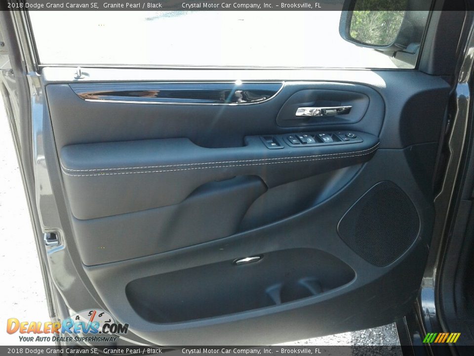 2018 Dodge Grand Caravan SE Granite Pearl / Black Photo #17