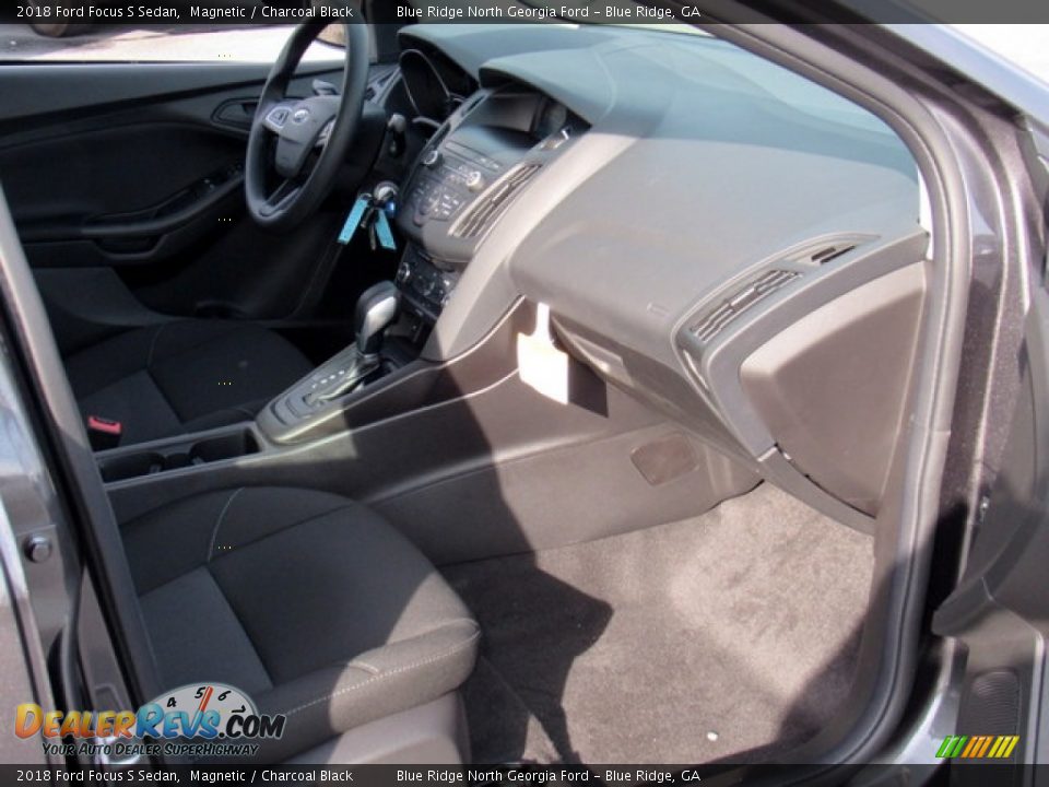 2018 Ford Focus S Sedan Magnetic / Charcoal Black Photo #11