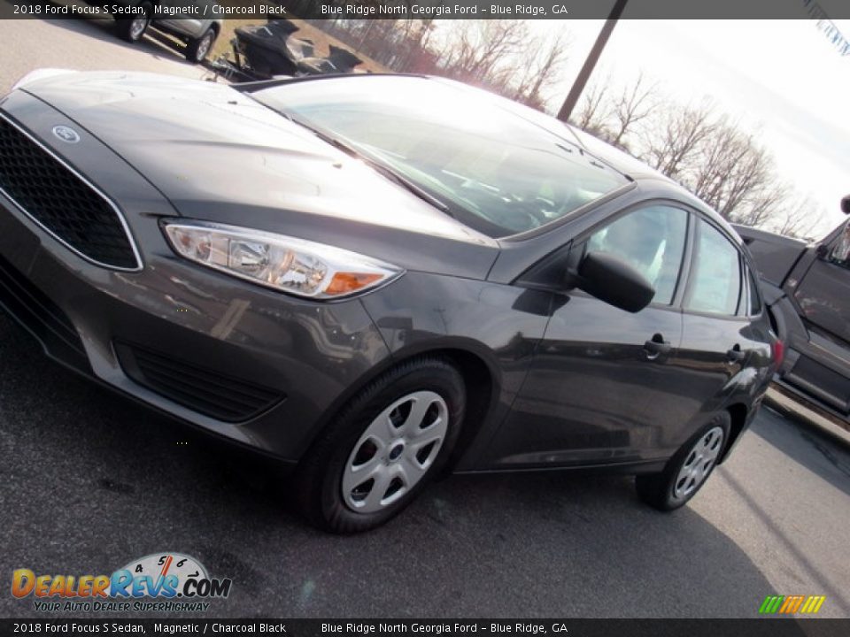 2018 Ford Focus S Sedan Magnetic / Charcoal Black Photo #26