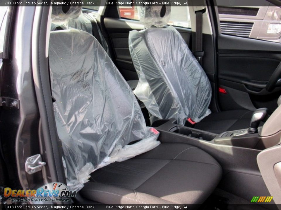 2018 Ford Focus S Sedan Magnetic / Charcoal Black Photo #29