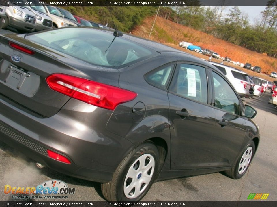 2018 Ford Focus S Sedan Magnetic / Charcoal Black Photo #31