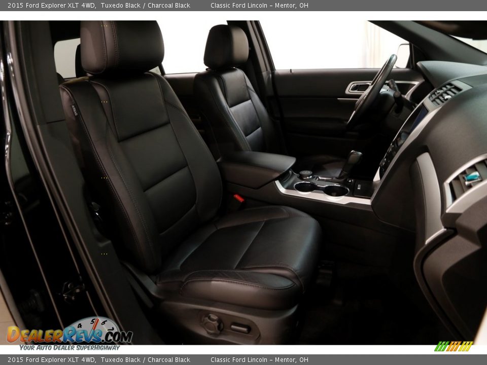 2015 Ford Explorer XLT 4WD Tuxedo Black / Charcoal Black Photo #15