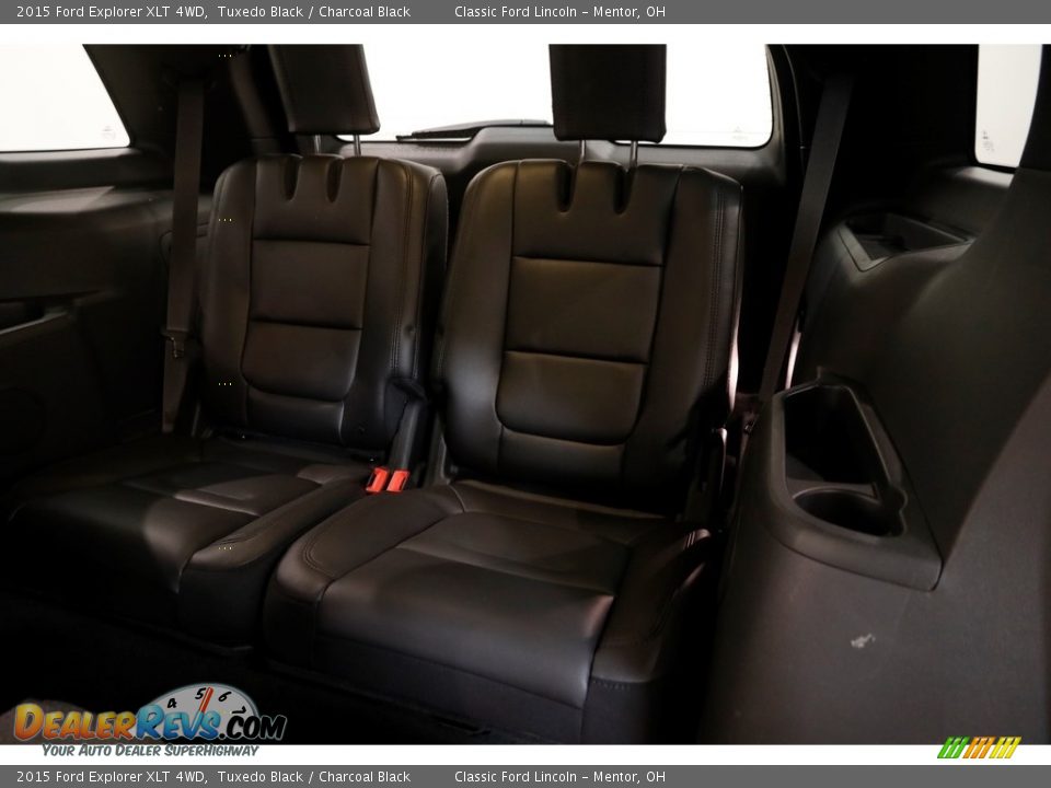 2015 Ford Explorer XLT 4WD Tuxedo Black / Charcoal Black Photo #18