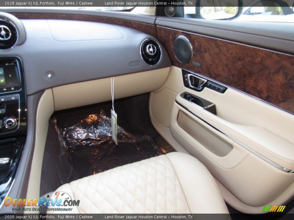 2018 Jaguar XJ XJL Portfolio Fuji White / Cashew Photo #14