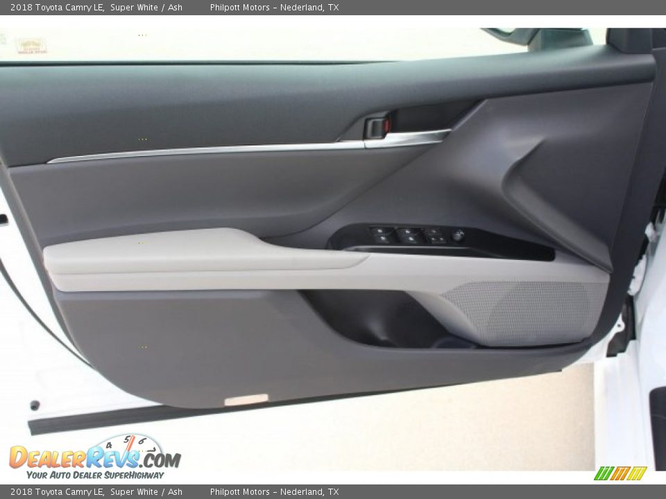 2018 Toyota Camry LE Super White / Ash Photo #10