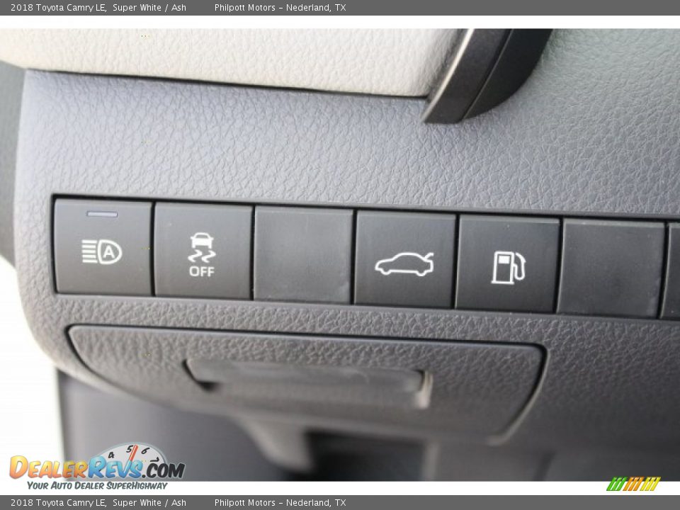 2018 Toyota Camry LE Super White / Ash Photo #18