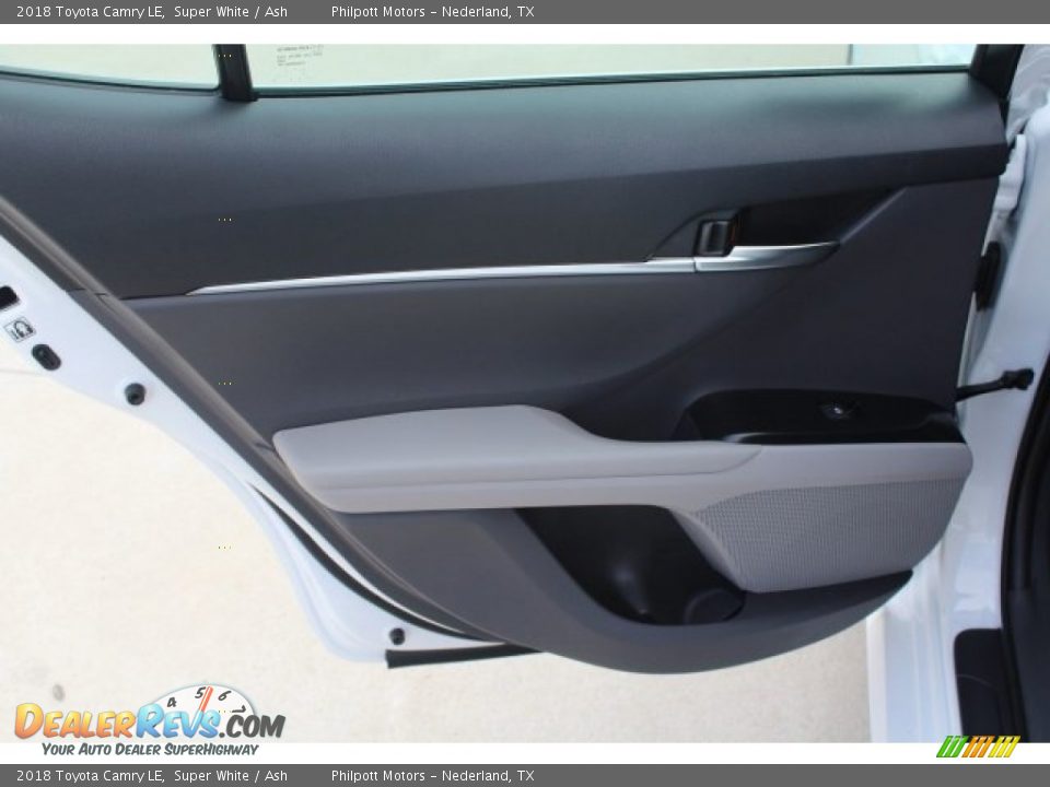 2018 Toyota Camry LE Super White / Ash Photo #19
