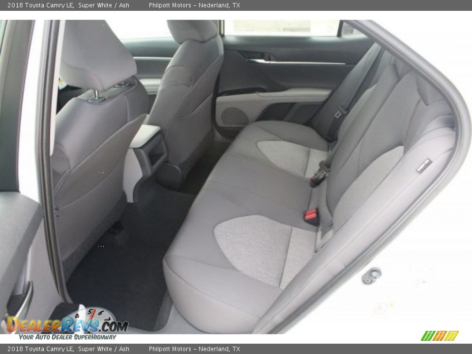 2018 Toyota Camry LE Super White / Ash Photo #20