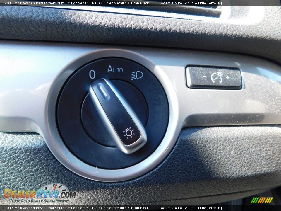 2015 Volkswagen Passat Wolfsburg Edition Sedan Reflex Silver Metallic / Titan Black Photo #22