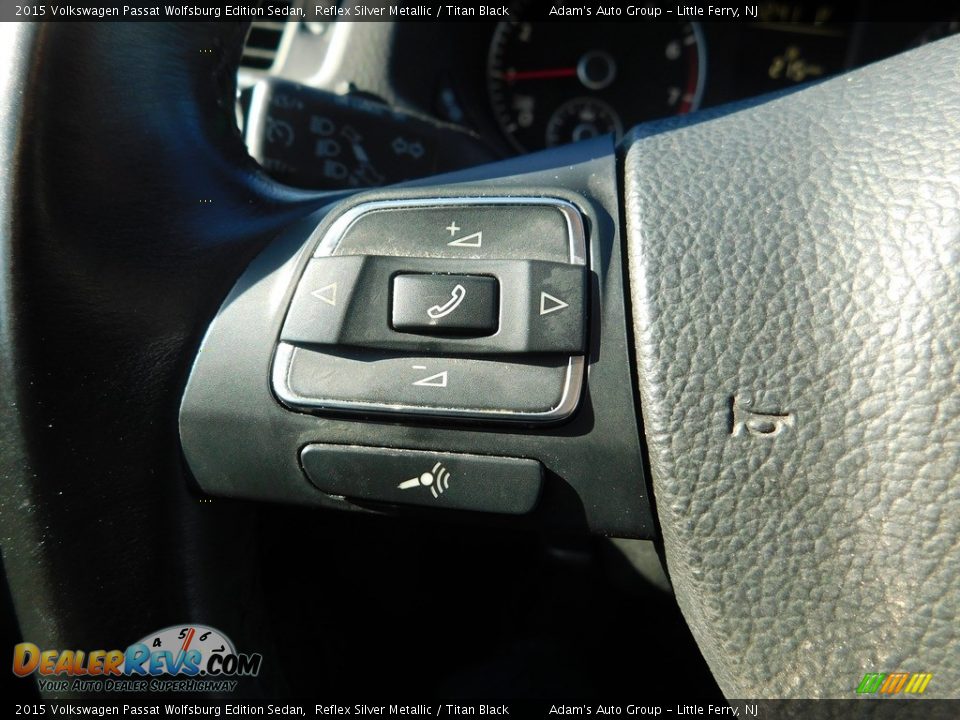 2015 Volkswagen Passat Wolfsburg Edition Sedan Reflex Silver Metallic / Titan Black Photo #25