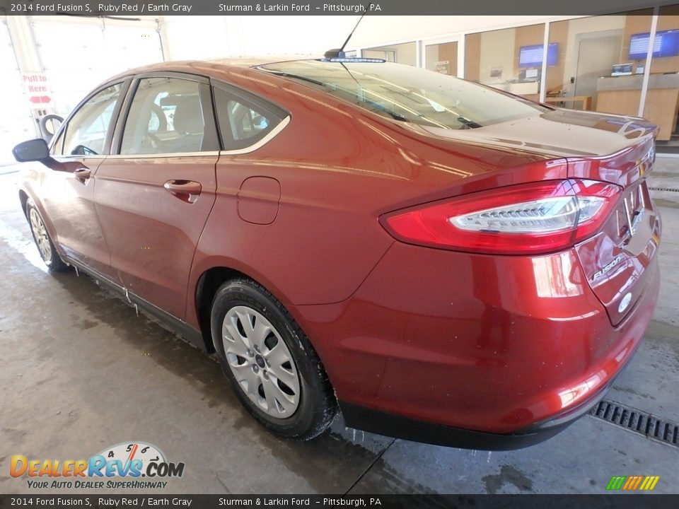 2014 Ford Fusion S Ruby Red / Earth Gray Photo #4