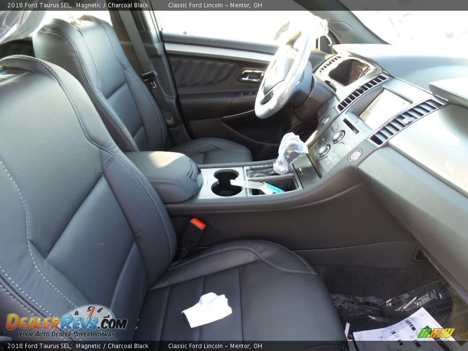 2018 Ford Taurus SEL Magnetic / Charcoal Black Photo #5