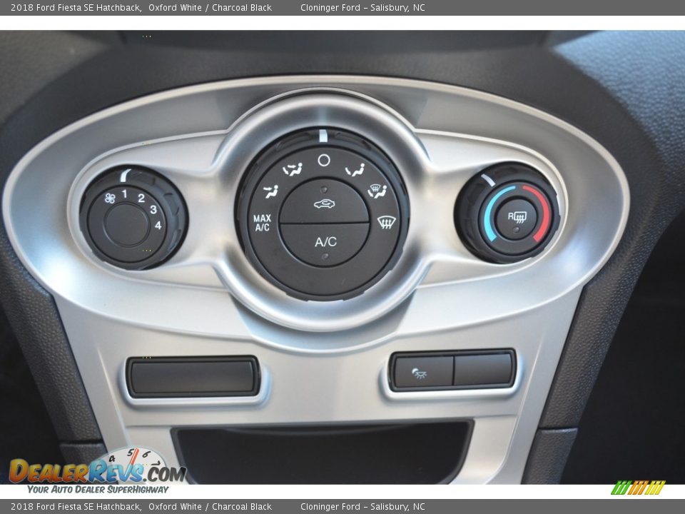 Controls of 2018 Ford Fiesta SE Hatchback Photo #12