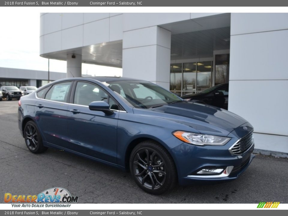 Front 3/4 View of 2018 Ford Fusion S Photo #1
