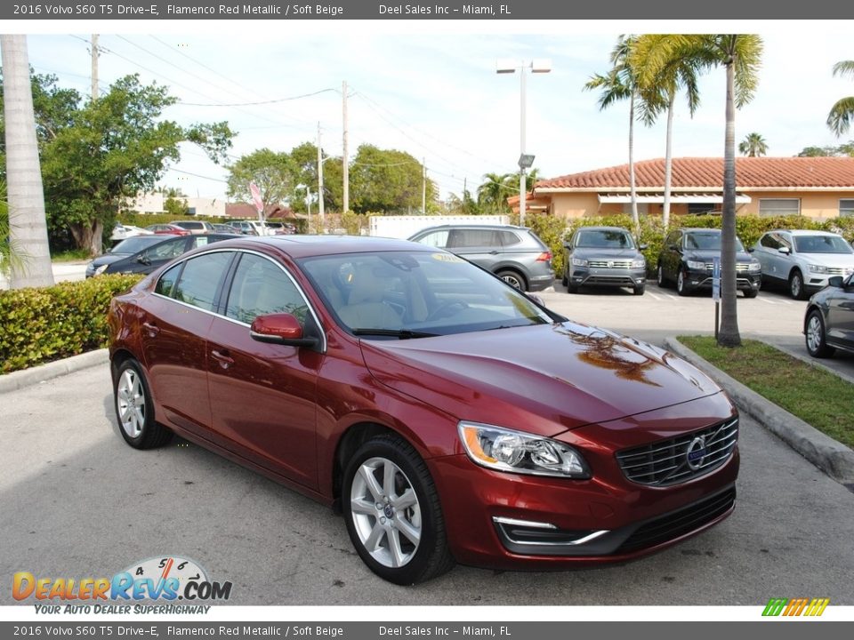 Front 3/4 View of 2016 Volvo S60 T5 Drive-E Photo #1