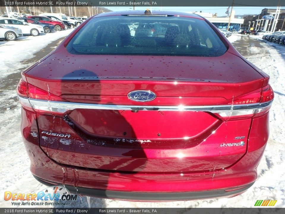 2018 Ford Fusion Hybrid SE Ruby Red / Ebony Photo #4