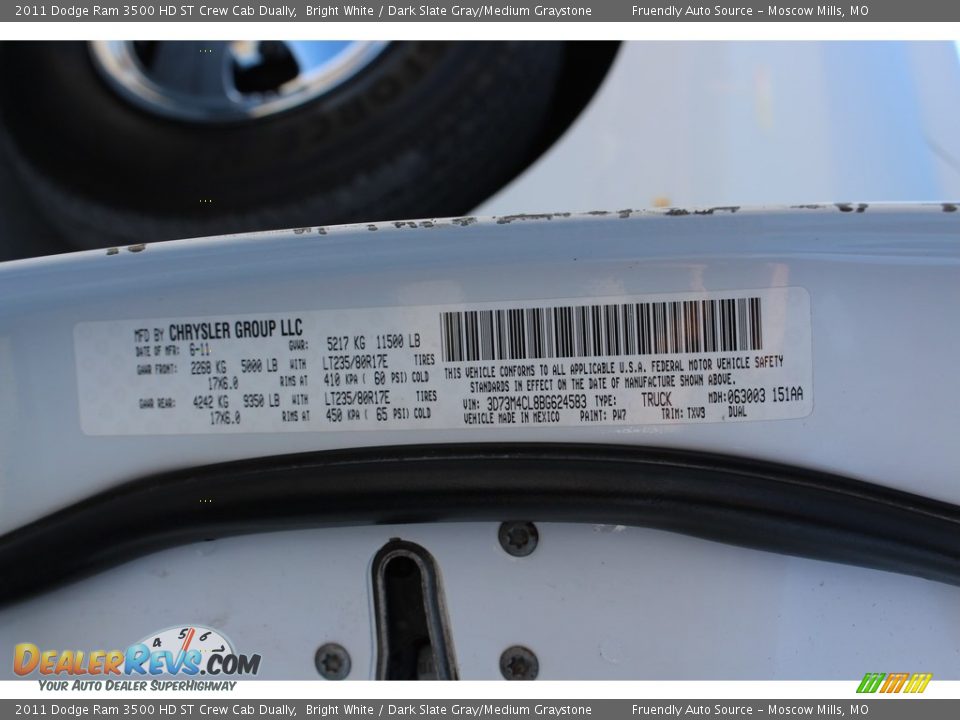 2011 Dodge Ram 3500 HD ST Crew Cab Dually Bright White / Dark Slate Gray/Medium Graystone Photo #24