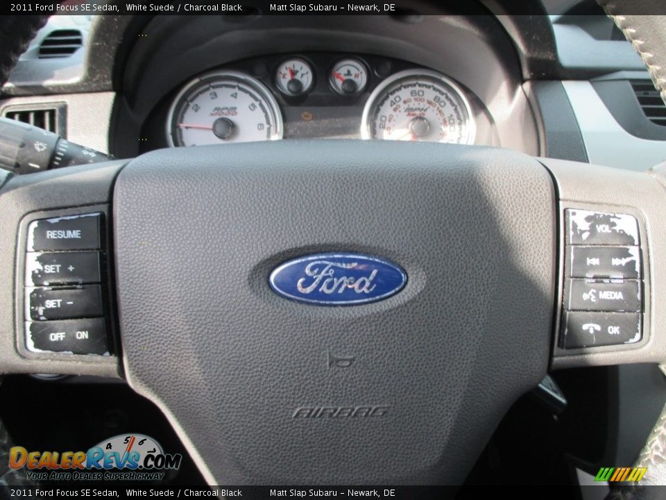 2011 Ford Focus SE Sedan White Suede / Charcoal Black Photo #11