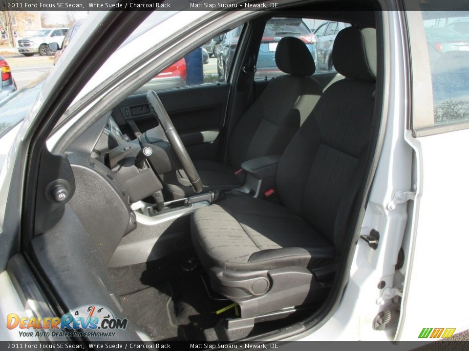 2011 Ford Focus SE Sedan White Suede / Charcoal Black Photo #16