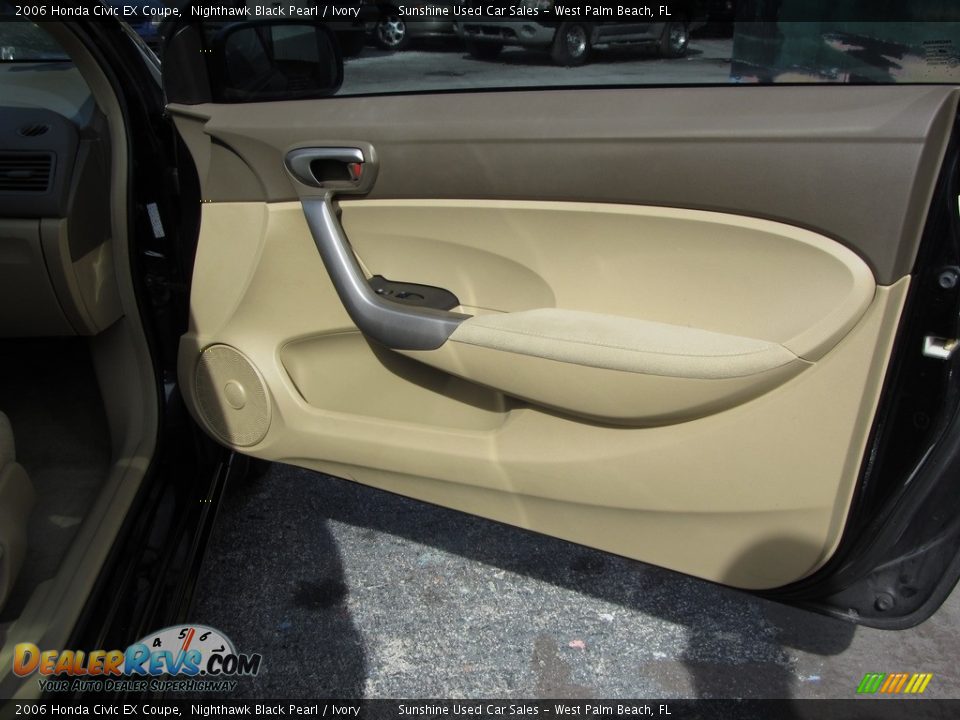 2006 Honda Civic EX Coupe Nighthawk Black Pearl / Ivory Photo #13