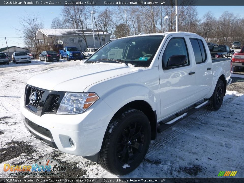Front 3/4 View of 2018 Nissan Frontier SV Crew Cab 4x4 Photo #8