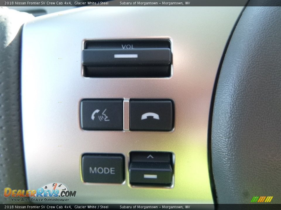 Controls of 2018 Nissan Frontier SV Crew Cab 4x4 Photo #20