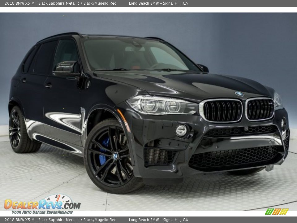 Front 3/4 View of 2018 BMW X5 M  Photo #11
