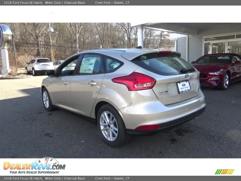2018 Ford Focus SE Hatch White Gold / Charcoal Black Photo #5