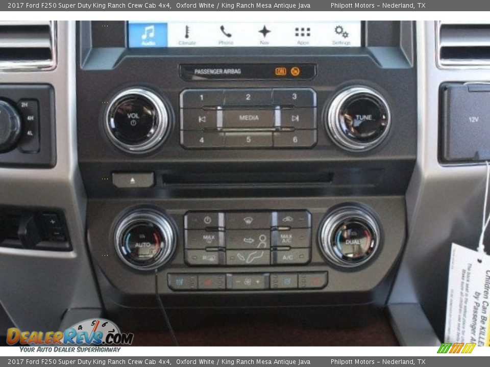 2017 Ford F250 Super Duty King Ranch Crew Cab 4x4 Oxford White / King Ranch Mesa Antique Java Photo #19