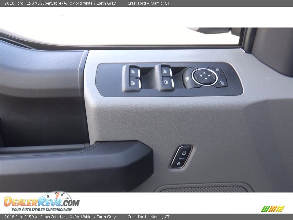 Controls of 2018 Ford F150 XL SuperCab 4x4 Photo #12