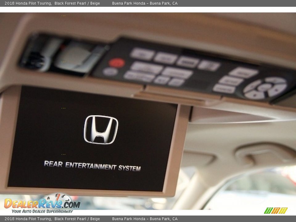 2018 Honda Pilot Touring Black Forest Pearl / Beige Photo #15