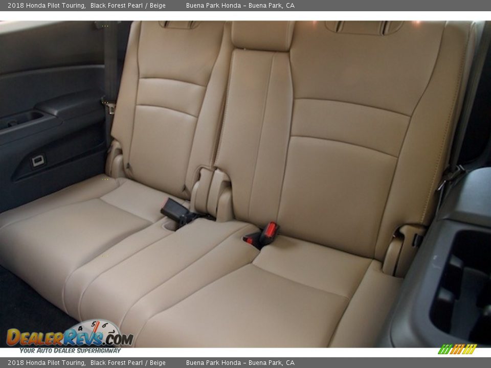 2018 Honda Pilot Touring Black Forest Pearl / Beige Photo #16