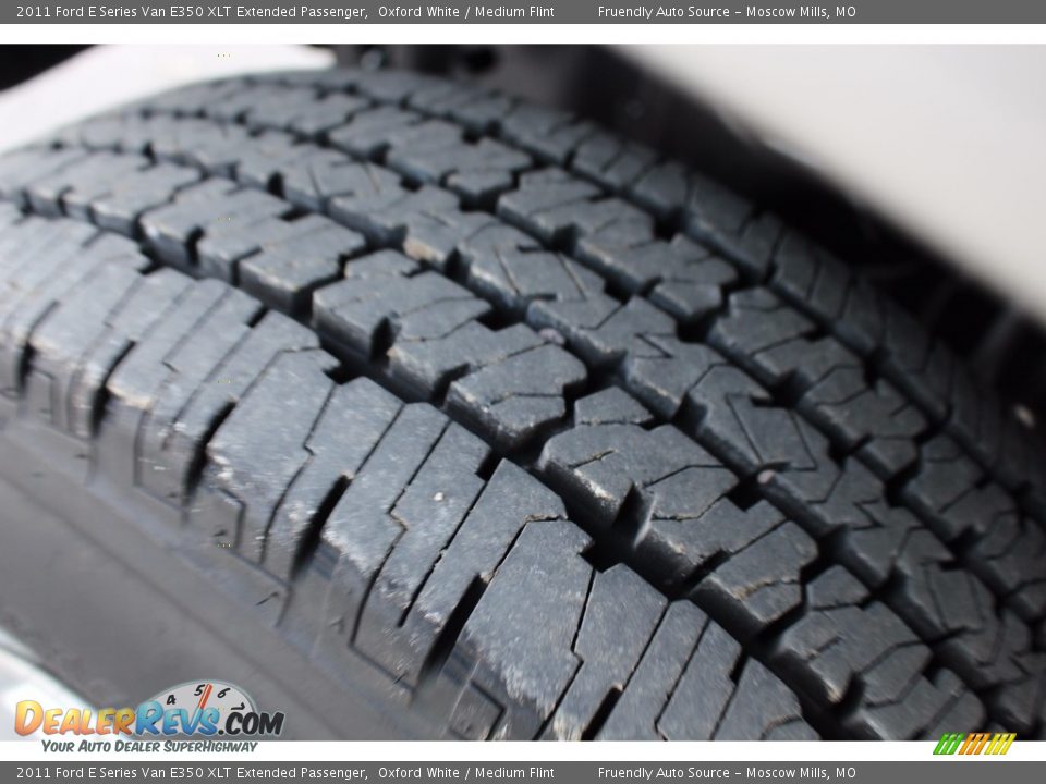 2011 Ford E Series Van E350 XLT Extended Passenger Oxford White / Medium Flint Photo #20