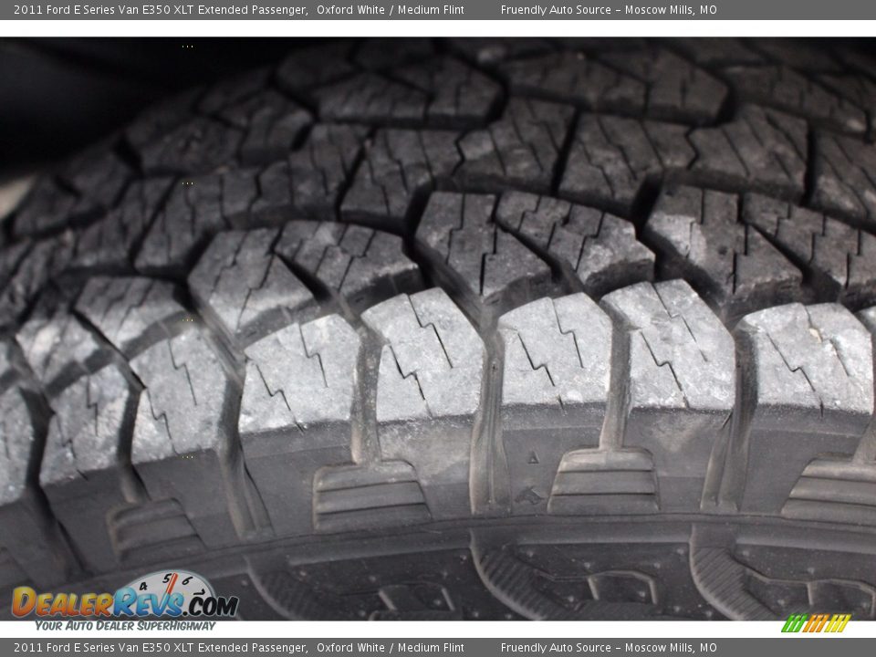 2011 Ford E Series Van E350 XLT Extended Passenger Oxford White / Medium Flint Photo #22