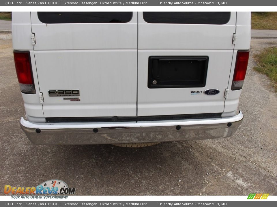 2011 Ford E Series Van E350 XLT Extended Passenger Oxford White / Medium Flint Photo #33