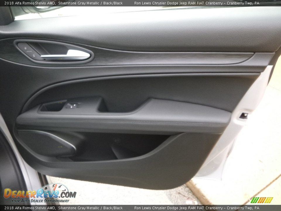 2018 Alfa Romeo Stelvio AWD Silverstone Gray Metallic / Black/Black Photo #17