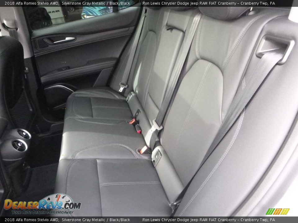 2018 Alfa Romeo Stelvio AWD Silverstone Gray Metallic / Black/Black Photo #18