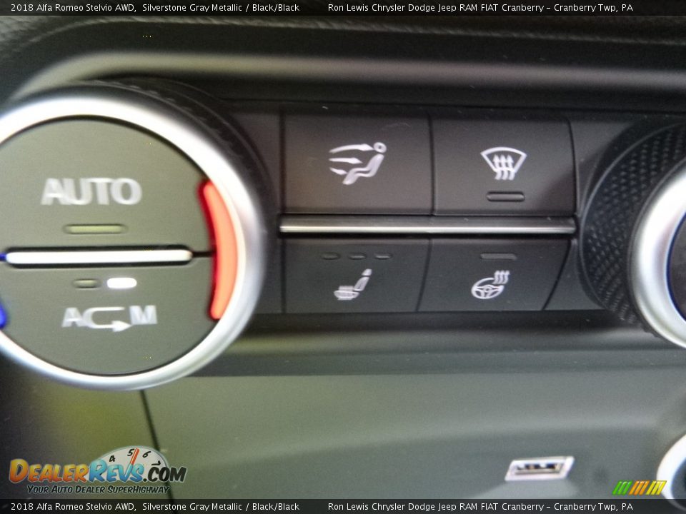 2018 Alfa Romeo Stelvio AWD Silverstone Gray Metallic / Black/Black Photo #27