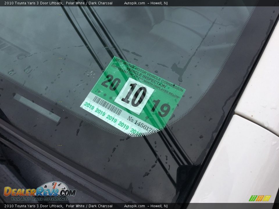 2010 Toyota Yaris 3 Door Liftback Polar White / Dark Charcoal Photo #10