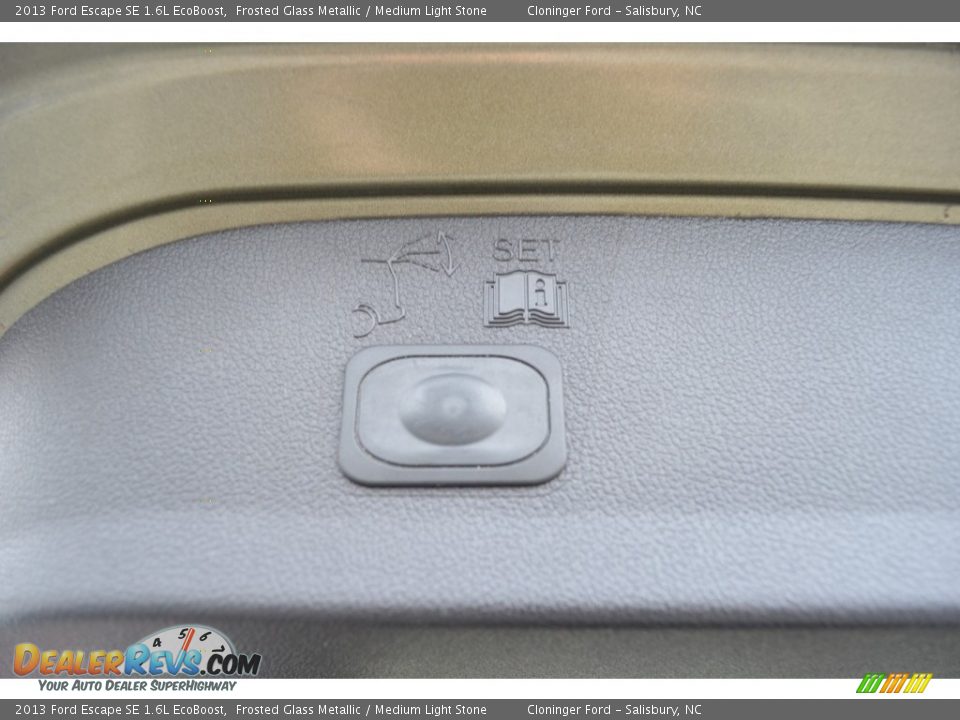 2013 Ford Escape SE 1.6L EcoBoost Frosted Glass Metallic / Medium Light Stone Photo #12
